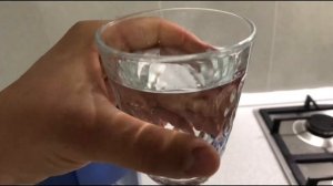 КАК НАЛИТЬ ВОДУ В СТАКАН!!! УРОК ЗА МИНУТУ!!!