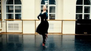 7.  Экзерсис на середине. Комбинация Веревочка