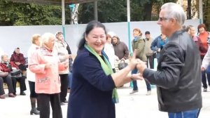Танцы пенсионеров