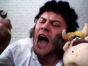 Стихотворение "Джен Псаки, добрая душа...". Автор и исполнитель Андрей Аверьянов.