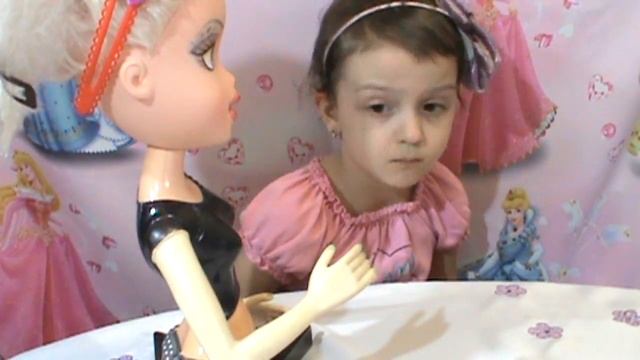 Играем в салон красоты ! Макияж от Каролины / Красота / Pretend Play Beauty Salon