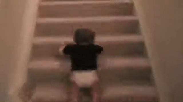 Смешные дети.Вниз по лестнице смотреть онлайн