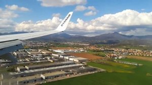 Милан. Аэропорт Бергамо. Приземление самолета.