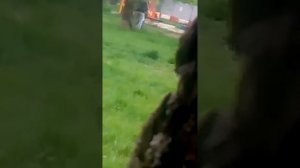 пьяный мужик жестоко избивает бабу Москва Ярцевская 14