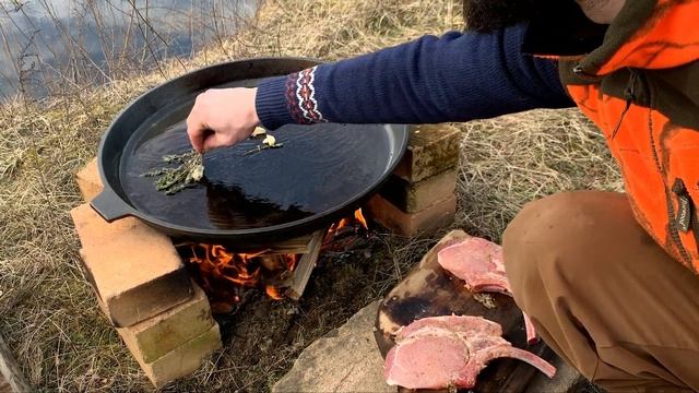 СТЕЙК ТОМАГАВК В СКОВОРОДЕ НА КОСТРЕ..**РЕЦЕПТ СТЕЙКА**