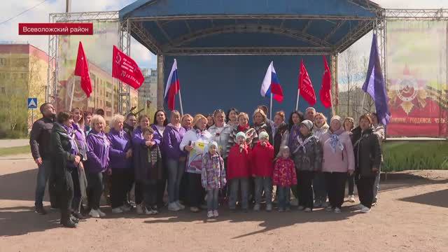 В Буграх члены местного женсовета собрали гуманитарный груз, который отправится в Енакиево