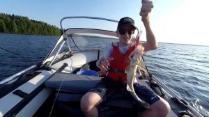 Карелия, рыбалка на озере Ведлозеро, лодка GRACE WIND, мотор MIKATSU 9.9 ловим судка с Даниилом