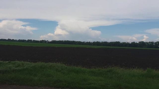 ? ВИЗИТ НА ДАЧУ #14-15 : СЕЗОН ДОЖДЕЙ . ПРОПОЛКА КАРТОФЕЛЯ . НЕВЕРОЯТНЫЕ ПЕЙЗАЖИ И ЧИСТЫЙ ВОЗДУХ смотреть онлайн