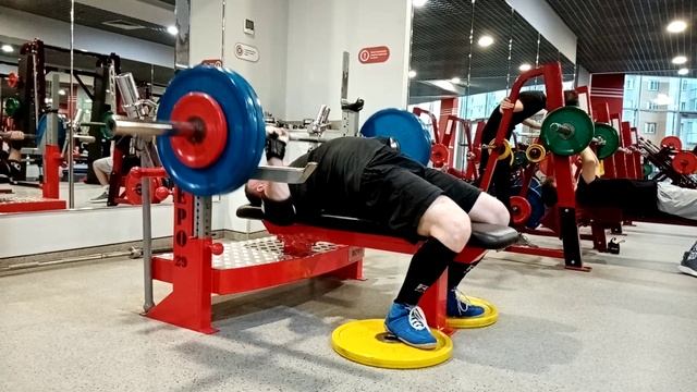 Жим лёжа с 3-мя паузами вниз 110 на 3 смотреть онлайн