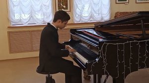Л. Бетховен "Менуэт Соль мажор", исп. Лизунов Герман