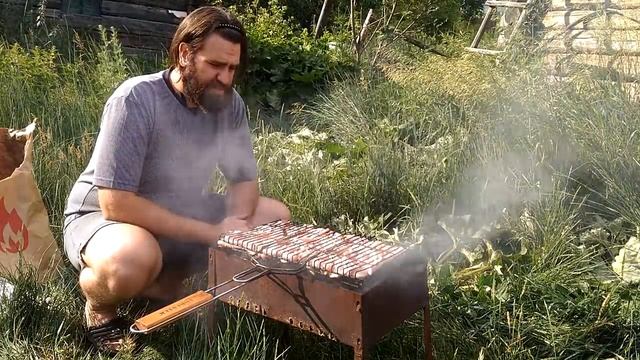 Куриные крылышки на мангале. Нормальный рецепт, кулинария на природе смотреть онлайн