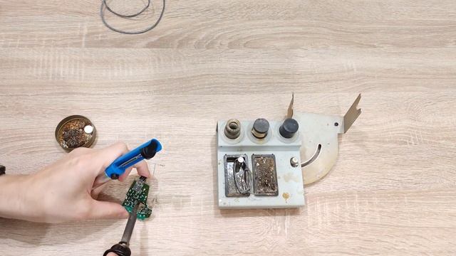 Ремонт мышки Logitech. Замена кнопки. How to open Logitech M235, M325, disassemble and repair. смотреть онлайн