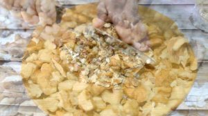 БЫСТРЫЙ И ПРОСТОЙ КЕКС НА СМЕТАНЕ С ИЗЮМОМ И ОРЕХАМИ. НАСТОЛЬКО ВКУСНЫЙ, ЧТО ВСЕ ПОПРОСИЛИ РЕЦЕПТ.