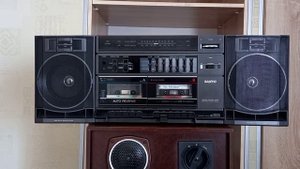 Звучание двухкассетной магнитолы SANYO C33.