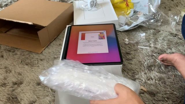 Unboxing Ipad Pro 12.9 and Pencil 2.0 смотреть онлайн