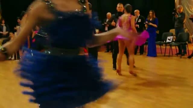 Коваленко Леонид и Проценко Диана. Ча-ча-ча 1/2 смотреть онлайн