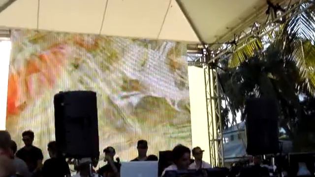 Paolo Mojo @ Beatport Pool Party WMC 2008 pt 4 смотреть онлайн