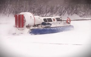 Судно на воздушной подушке (СВП) в Москве на реке. Динамический принцип поддержания.