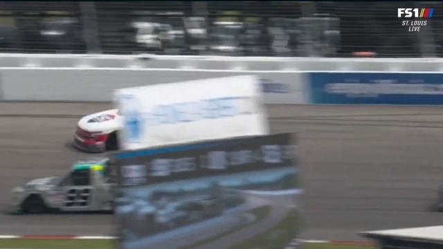 CARSON HOCEVAR DRIVERS SIDE HARD HIT CRASH - 2022 TOYOTA 200 NASCAR TRUCK SERIES AT WWT RACEWAY смотреть онлайн