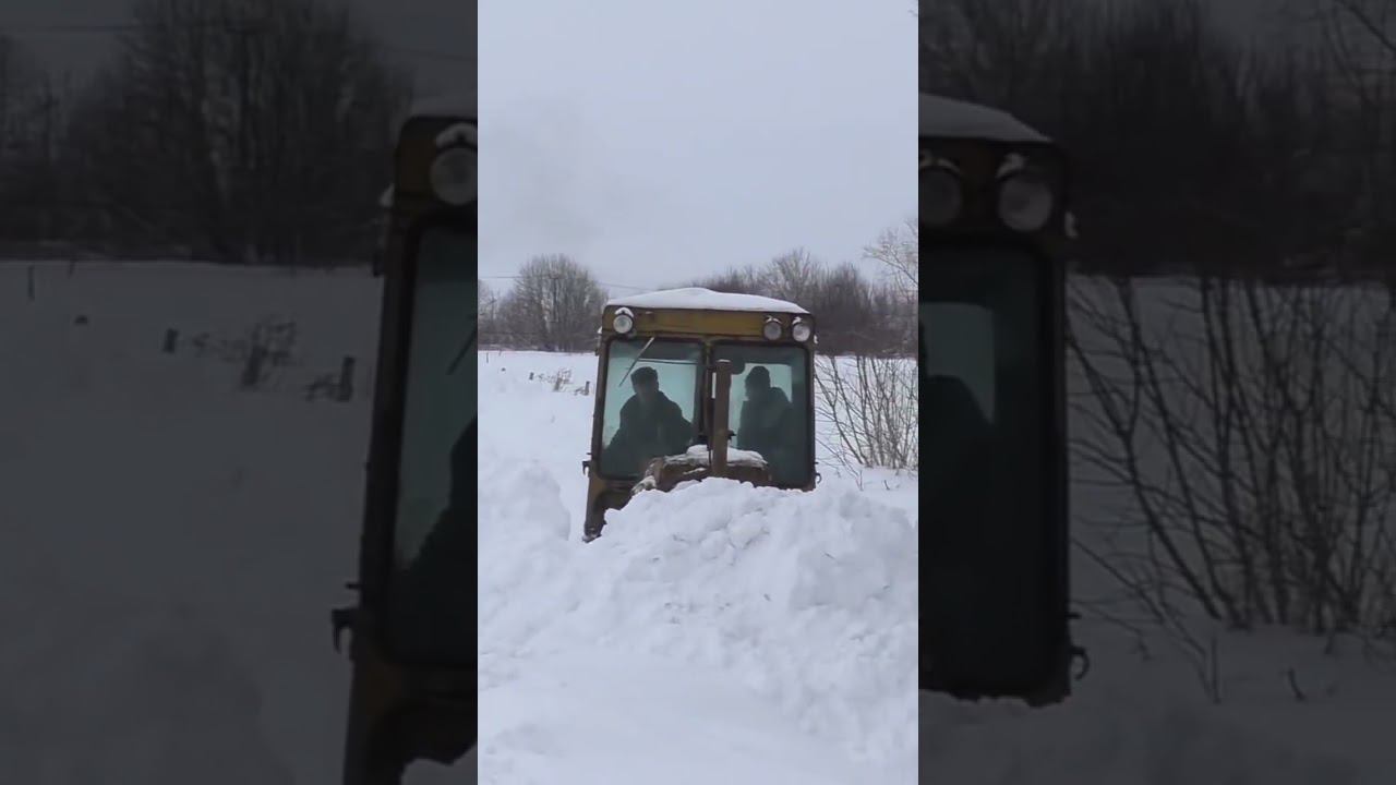 ДТ 75 пробивает дорогу! смотреть онлайн