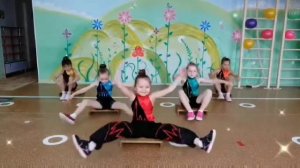 Музыкально -спортивный танец на степ - платформах "Космические фантазии"