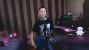 ЮНОСТЬ     Ксения Левчик     cover DABRO   смотреть всем !!!  Советуем его пссмотреть.