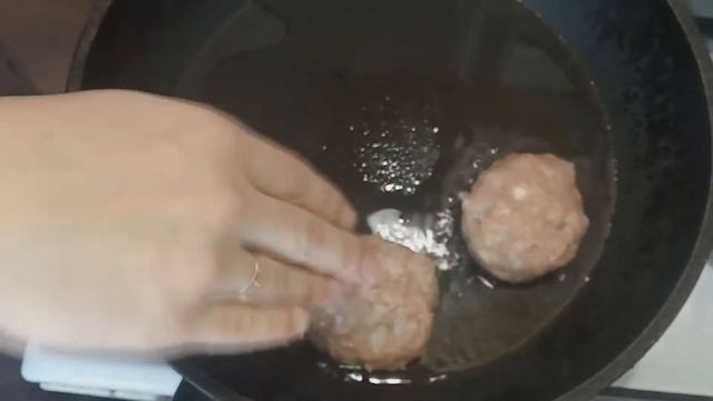 Как приготовить сочные котлеты. смотреть онлайн