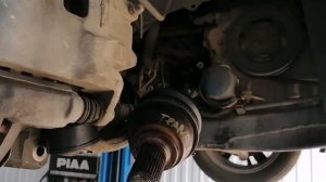 Замена переднего правого приводного вала на NISSAN TEANA.