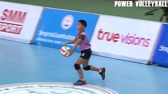KIDS PLAY VOLLEYBALL !? Beautiful Volleyball Videos (HD) смотреть онлайн