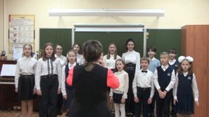 р.н.п. "Во кузнице" исп. старший школьный хор "Птица-музыка"