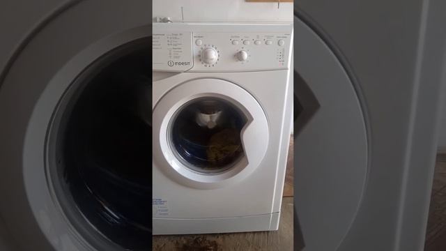 Стиральная машина Индезит IWUB4085 смотреть онлайн