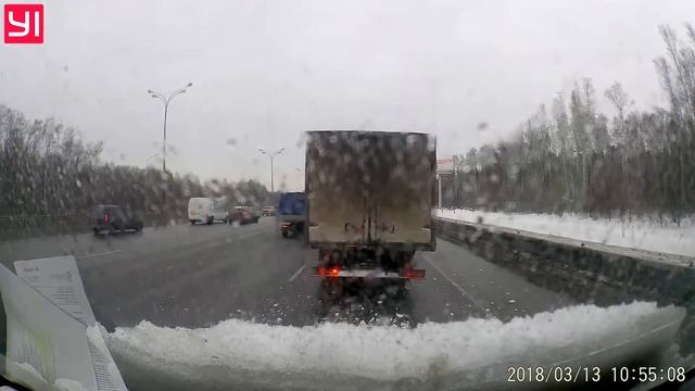 накрыло снежной лавиной на МКАДе ) навалил кирпичей смотреть онлайн