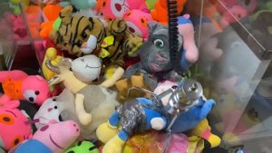 Достал кучу призов из Аппарата с игрушками Хватайка / Хочу тут играть и играть