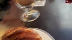 Курсед и Акума проснулись и кушают вместе