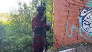 Безопасный подъем по веревке