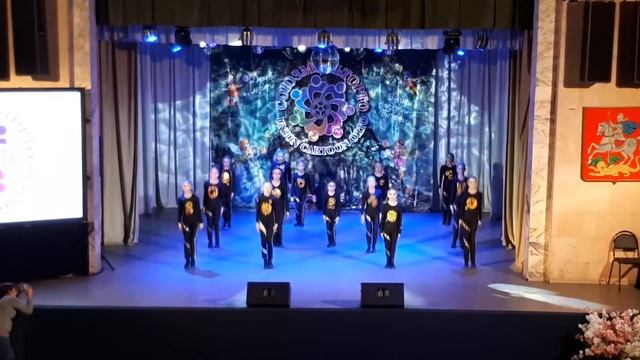 Танцевальный коллектив "Созвездие" -танец "Часовой механизм" (руководитель Торопова Н.А.)