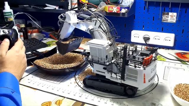 ОБЗОР РУ модели экскаватора LIEBHERR 9400 RC Bagger в масштабе 1:50 Проект: Динамика 71 смотреть онлайн