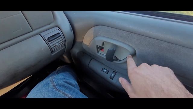 Why You May Want To Buy A 1990's Chevy/GMC 4WD Truck смотреть онлайн