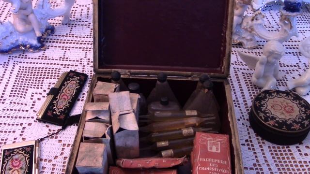 Винтажная бижутерия . Антикварные духи . Коллекция. Продам . смотреть онлайн