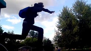 Прыгнул и сломал ногу (шутка)