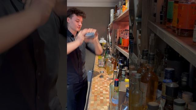 🌿WHISKY SOUR M. ROSMARIN🌿#cocktails #catering #rosmarin #whiskysour#hjemmelavet #cocktailcatering смотреть онлайн