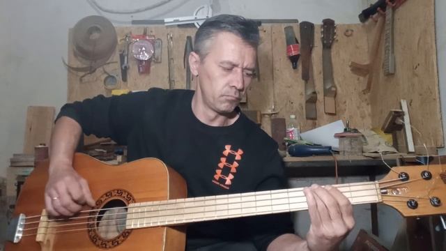 Акустический бас из акустической гитары