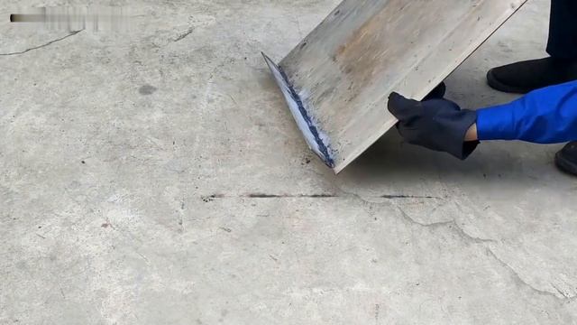 Постройка барбекю на открытом воздухе из цемента и красного кирпича с лотком для пиццы смотреть онлайн