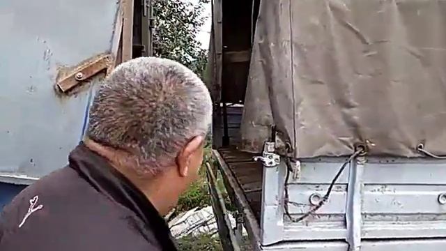 Сосед пасечник с кочевья возвращается. смотреть онлайн