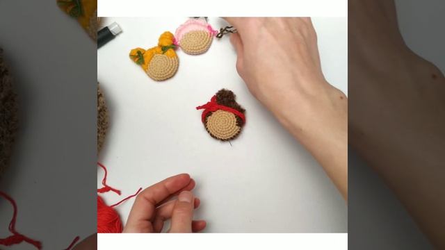 вязаная крючком брошка девочка часть 4 / crochet brooch girl part 4 смотреть онлайн
