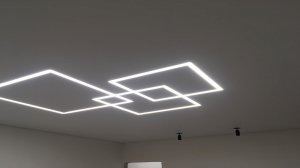 Красивые натяжные потолки с световыми линиями во всей квартире.mp4