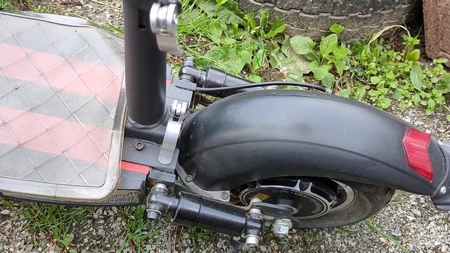 Электросамокат Kugoo М4 PRO. Убираем глубокие царапины на заднем крыле. смотреть онлайн