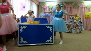 Одна из мам в деском саду, поставила танец для детей. Аж мурашки по телу. Детки молодцы!