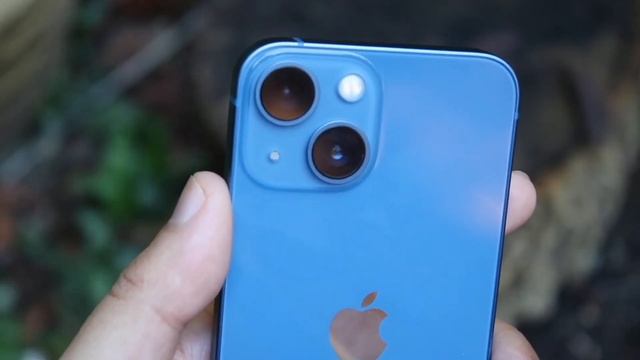 iPhone 13 Mini In 2023! (Still Worth Buying?) (Review) смотреть онлайн