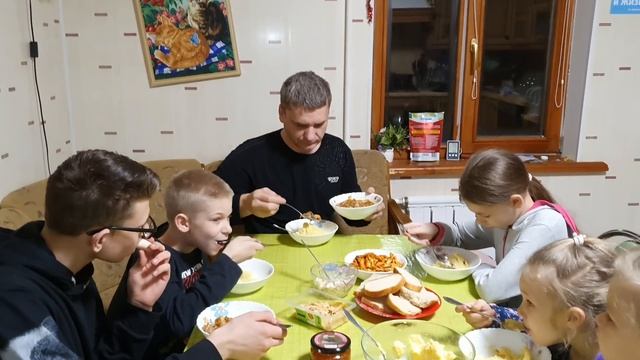 Икра за 100 рублей и за 1000?Сравнение. Готовим на день рождения... смотреть онлайн